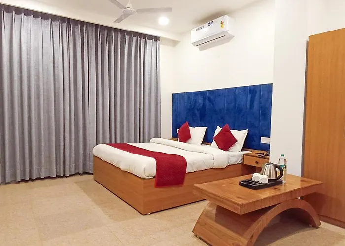 Hotel Lake View - Near Sukhna Lake Chandigarh