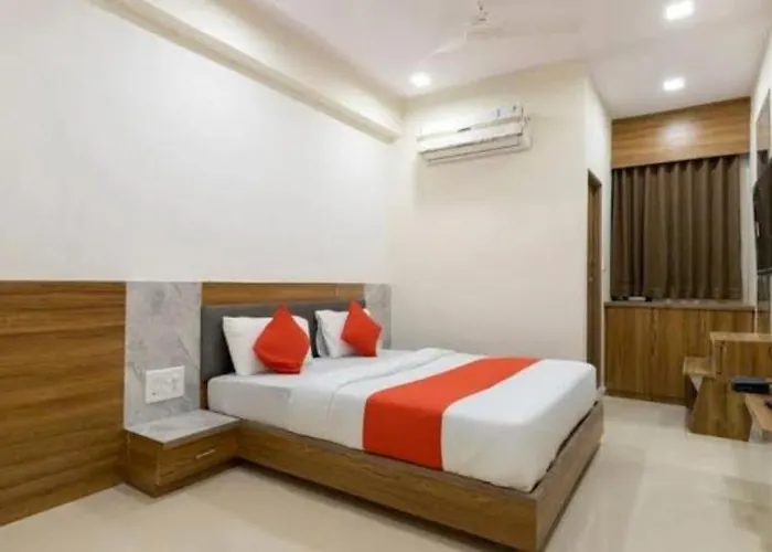 Hotel Bhavya Ahmedabad