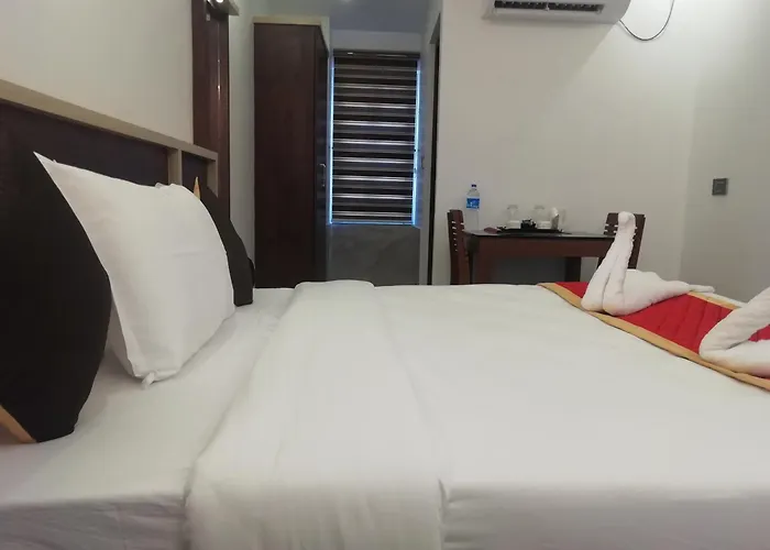 Paul Residency Hotel Nedumbassery