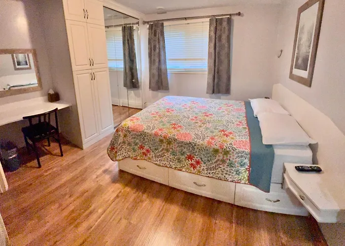 Laura'S Lodge Saskatoon