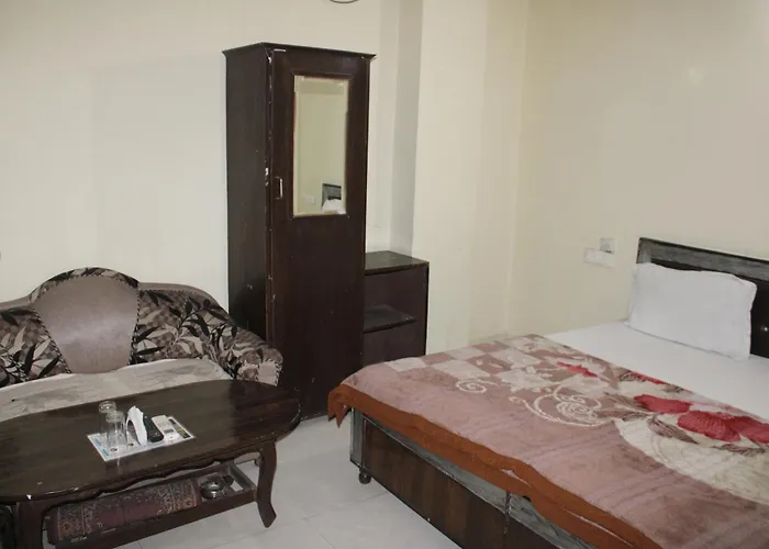 Hotel Diamond Leaf Chandigarh