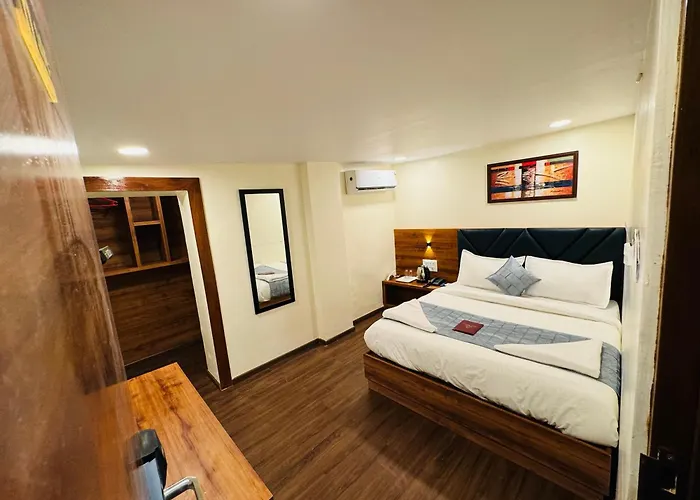 Hotel Aksa Palace Mumbai