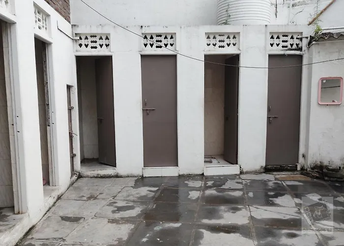 6 Cr Hotel Natraj Railway Station Aurangabad 