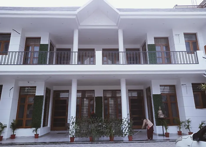 Anand Kunj Hotel Chandigarh