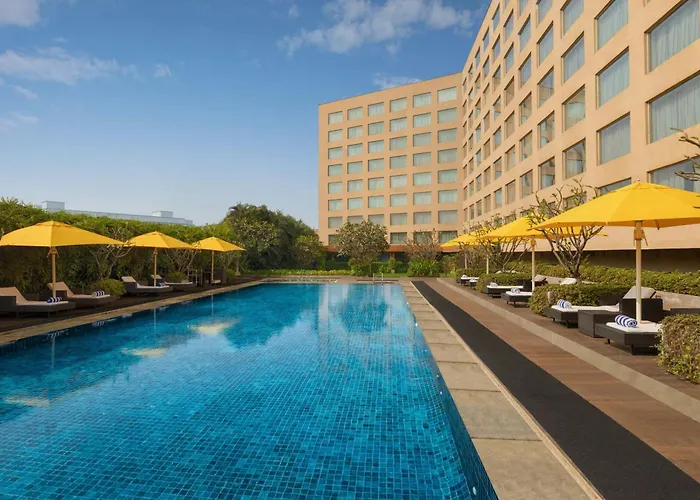 Courtyard By Marriott Mumbai International Airport Hotel
