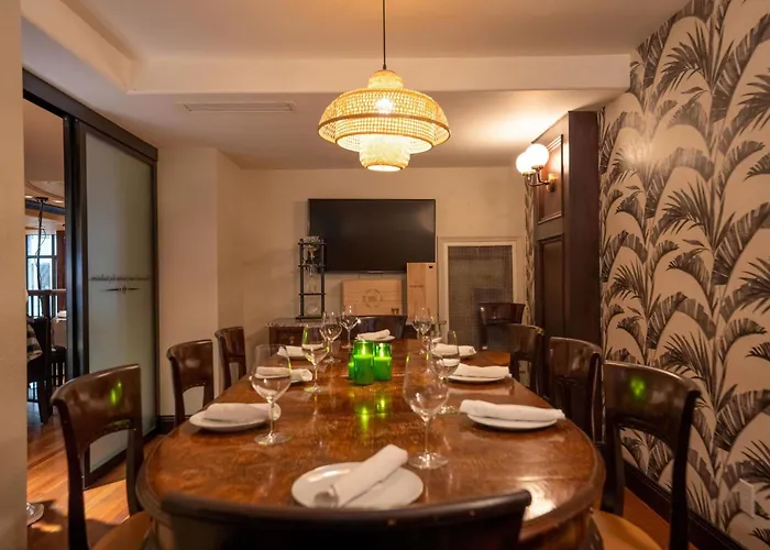 Hotel Le Soleil By Executive Hotels Vancouver