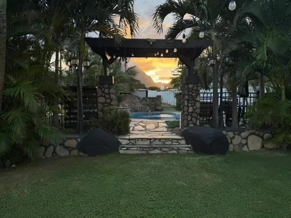 Robbins Estate Hotel Wailuku