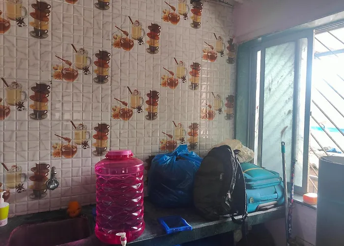 Miraj Khan Dormitory Pg Mumbai