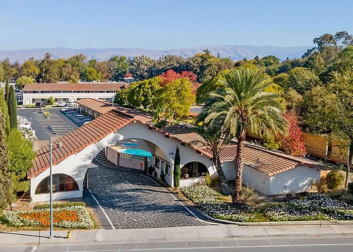 Super 8 By Wyndham San Jose Airport Hotel