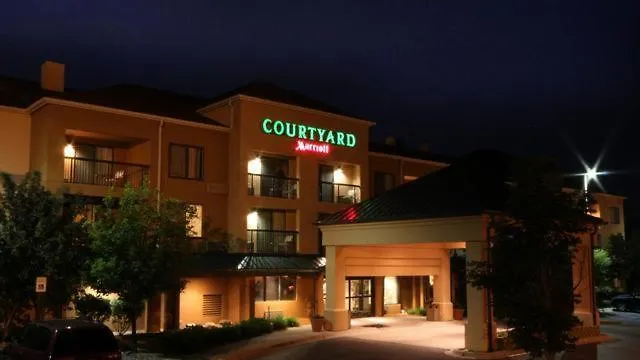 Courtyard By Marriott Hotel Flint