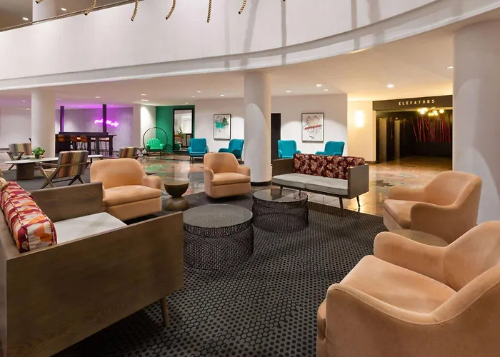 Wyndham Garden Norfolk Downtown Hotel
