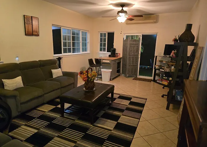 Robbins Estate Hotel Wailuku