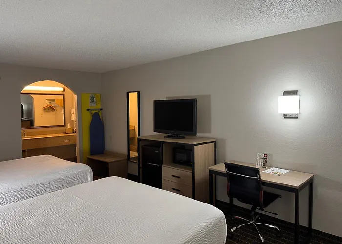 Days Inn By Wyndham San Antonio Interstate Hwy 35 North