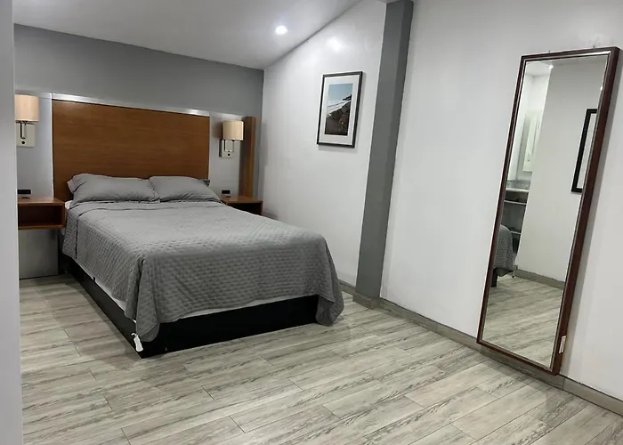 Hotel Colonial Inn Tijuana