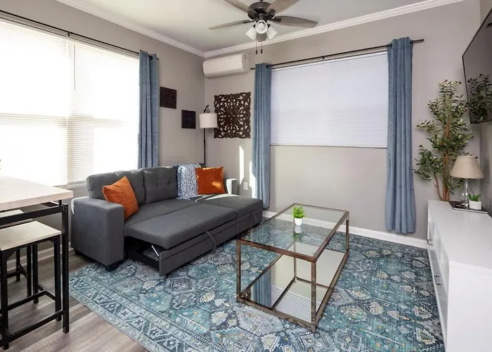 Little Rock - Stylish Little Rock Downtown Escape Villa