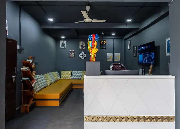 Coliwo Trois Hostel - Kharadi Pune