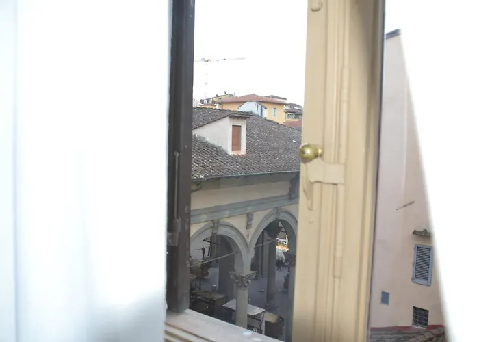 La Loggia Del Mercato Nuovo Florence