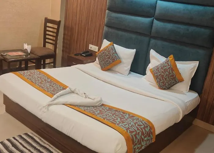 Hotel The Caves Near Delhi Airport New Delhi