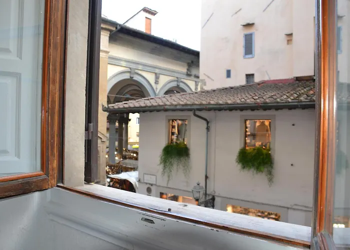 La Loggia Del Mercato Nuovo Florence
