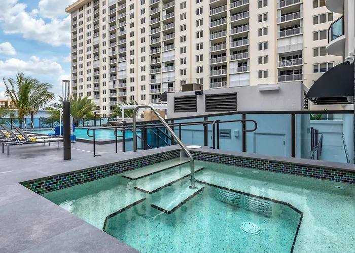 Cambria Hotel Fort Lauderdale Beach