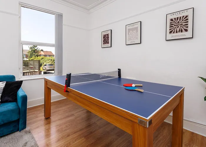 Flatzy - Sleeps 16 Near Football Ground & Ping Pong Table Liverpool