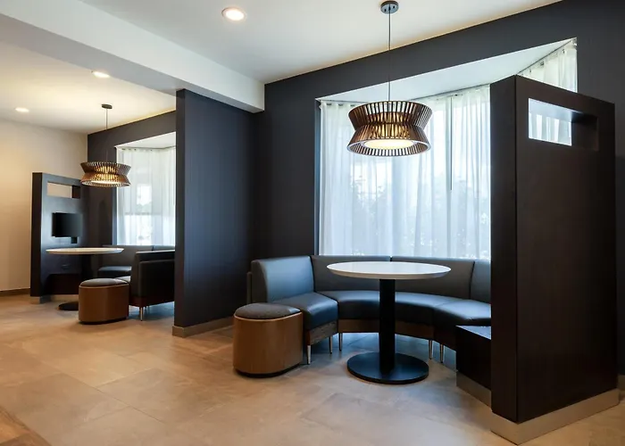 Courtyard By Marriott North Charleston Airport Coliseum Hotel
