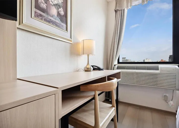 Ramada By Wyndham Flushing Queens New York