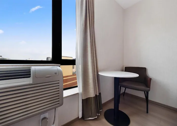 Ramada By Wyndham Flushing Queens New York