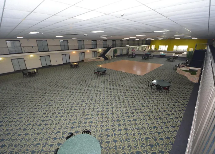 Golden Hotel And Conference Center Wichita