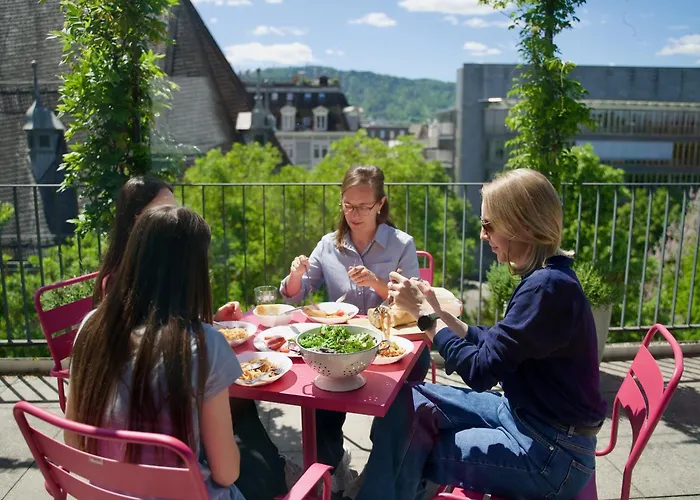 Josephine'S Guesthouse - Women Only With Rooftop And Community Area Zurich