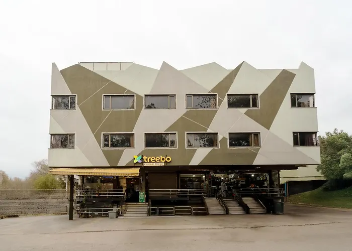 Treebo Ashirwad Regency, Near Bhopal Junction Railway Station Hotel