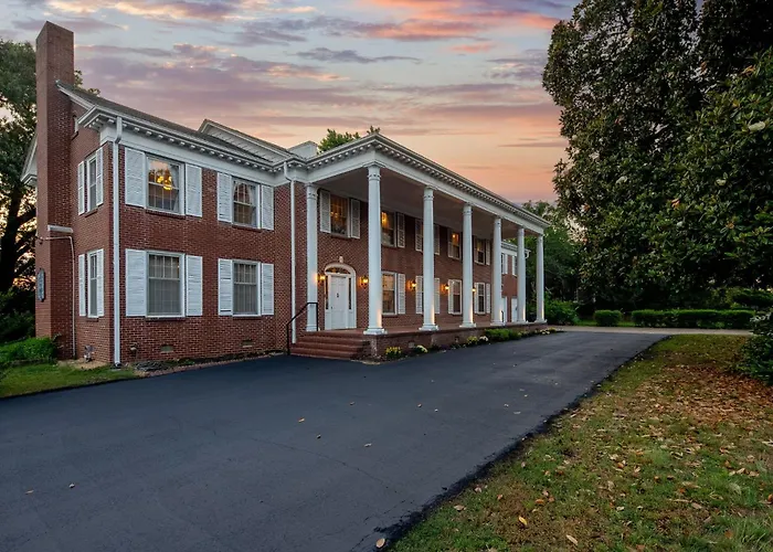 6 Private Suites! Game Room, Living Room-The Beland Mansion Fort Smith