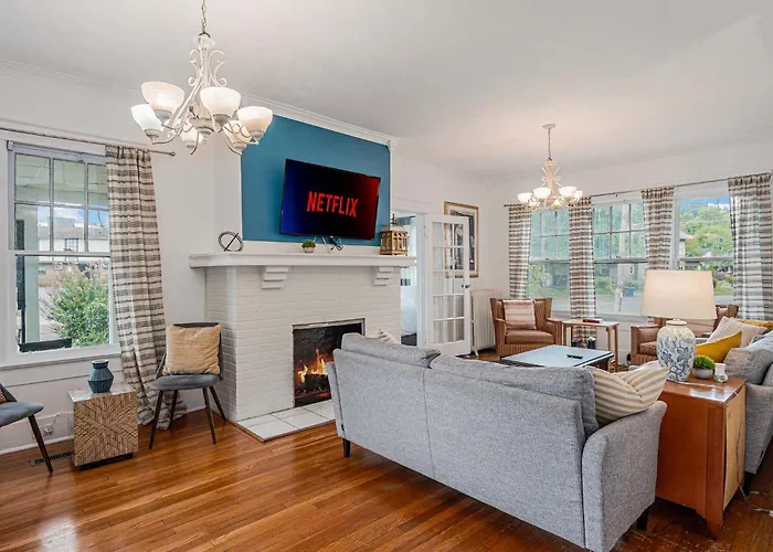 The Pinnacle At Uab - Southern Charm - Sleeps 15 Birmingham
