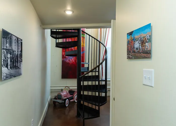 Engine 24 Firehouse Bed & Breakfast New Orleans