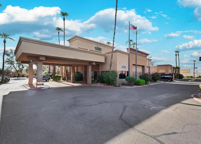 Greentree Inn & Suites Phoenix Sky Harbor