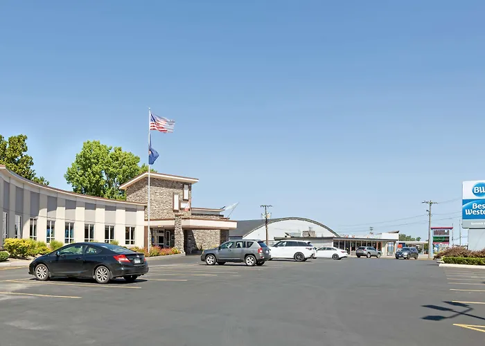 Hotels near Niagara Falls International Airport