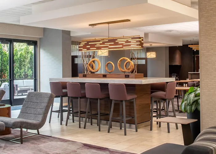 Courtyard By Marriott Portland Airport Hotel