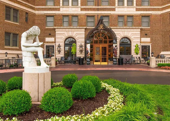 The Raphael Hotel, Autograph Collection Kansas City
