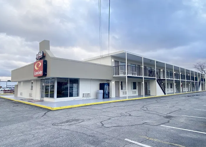 Econo Lodge Airport North Camellia Acres