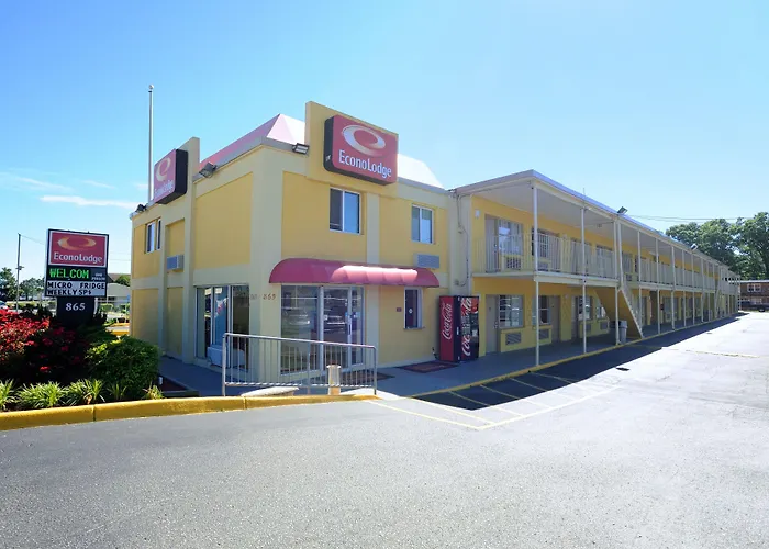 Econo Lodge At Military Circle Norfolk