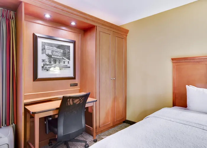 Pittsburgh Airport Inn And Suites Coraopolis