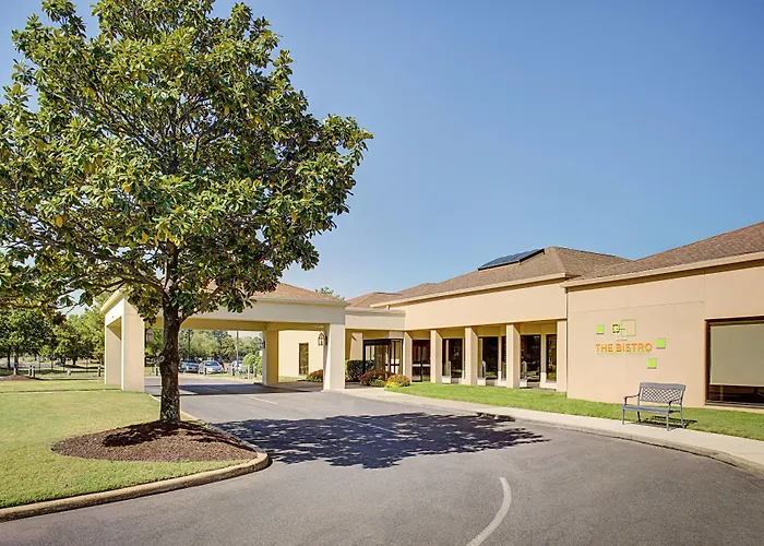 Courtyard By Marriott Memphis Airport Hotel