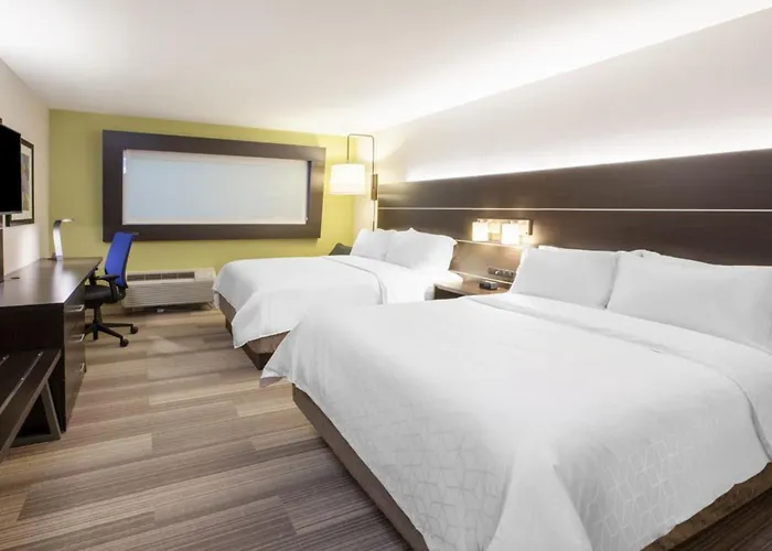 Hotels near Santa Rosa, CA Airport