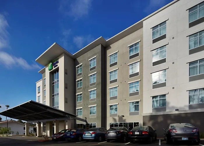 Holiday Inn Express & Suites San Diego - Mission Valley By Ihg