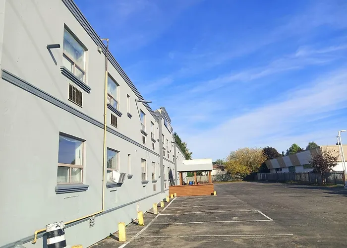 London Residency Inn