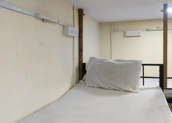 Super Dormitory Ac Deluxe Mumbai