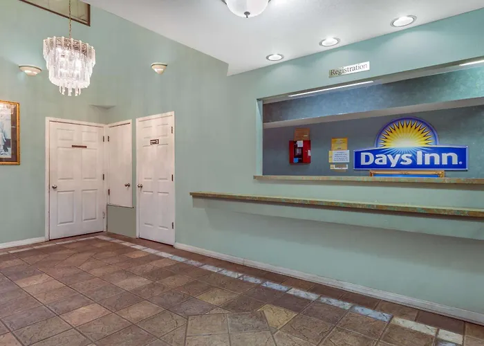 Days Inn Windcrest By Wyndham San Antonio