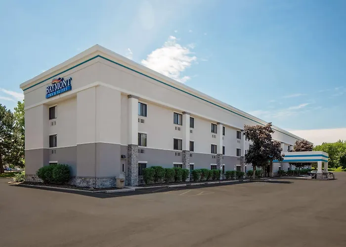 Baymont By Wyndham Detroit Airport/Romulus Hotel