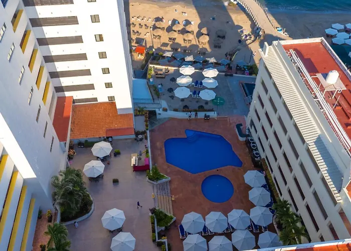 Hotel Delfin Vista Pier Beach Front Puerto Vallarta