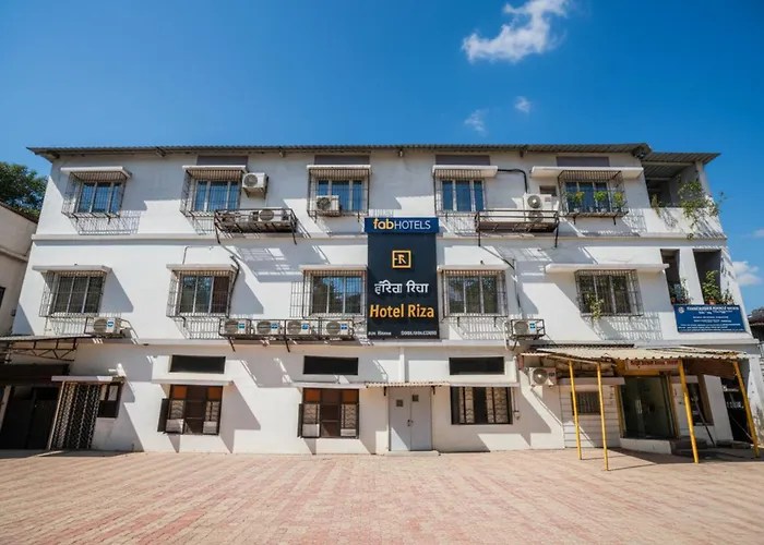 De Hotel Riza International - Nr Nesco Exhibition Centre Mumbai
